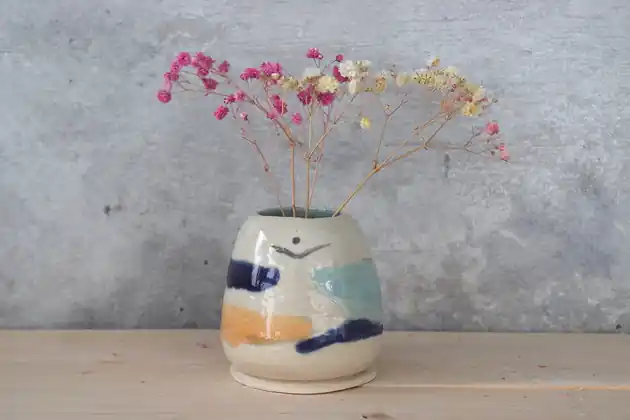 Darmowy zwrot Mały wazonik ceramiczny