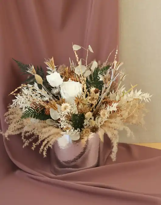 Dekoracja kwiatowa z kwiatów suszonych i stabilizowanych, flower box Ostatnia szansa