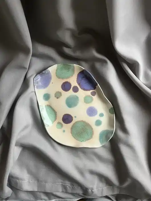 Kup online Talerz ceramicny Dots