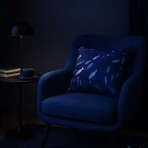 Aksamitna PODUSZKA dekoracyjna, autorski print w granatowe rybki Hit sprzedaży