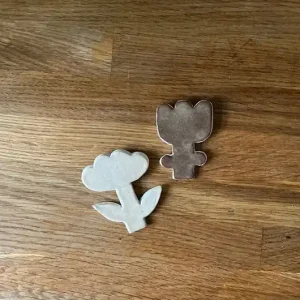 Tylko do końca tygodnia Magnes ceramiczny kwiatek