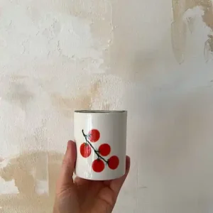 Ostatnie sztuki Kubek porcelanowy z pomidorkami z zielonym rantem