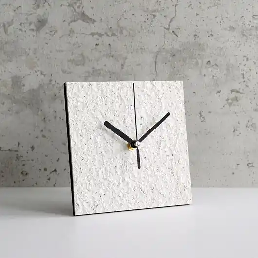 Tylko do końca tygodnia Minimalistyczny biały zegar z papieru z recyklingu