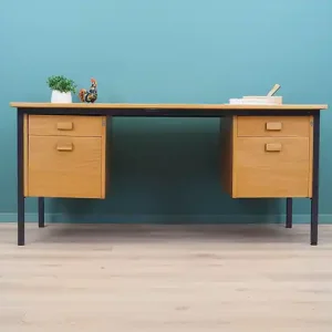 Biurko jesionowe, duński design, lata 80, produkcja Labofa M Wybór klientów