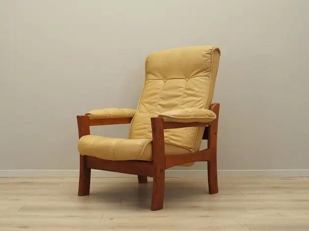 Zniżka Fotel skórzany żółty, duński design, lata 60, produkcja Dania