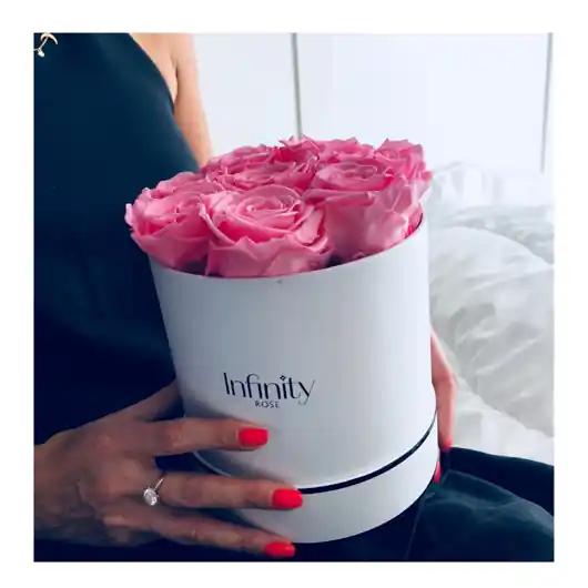 Wyprzedaż Jasnoróżowe wieczne róże biały duży flower box