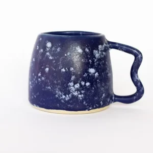 Ceramiczny kubek z falistym uszkiem Bezpieczna płatność