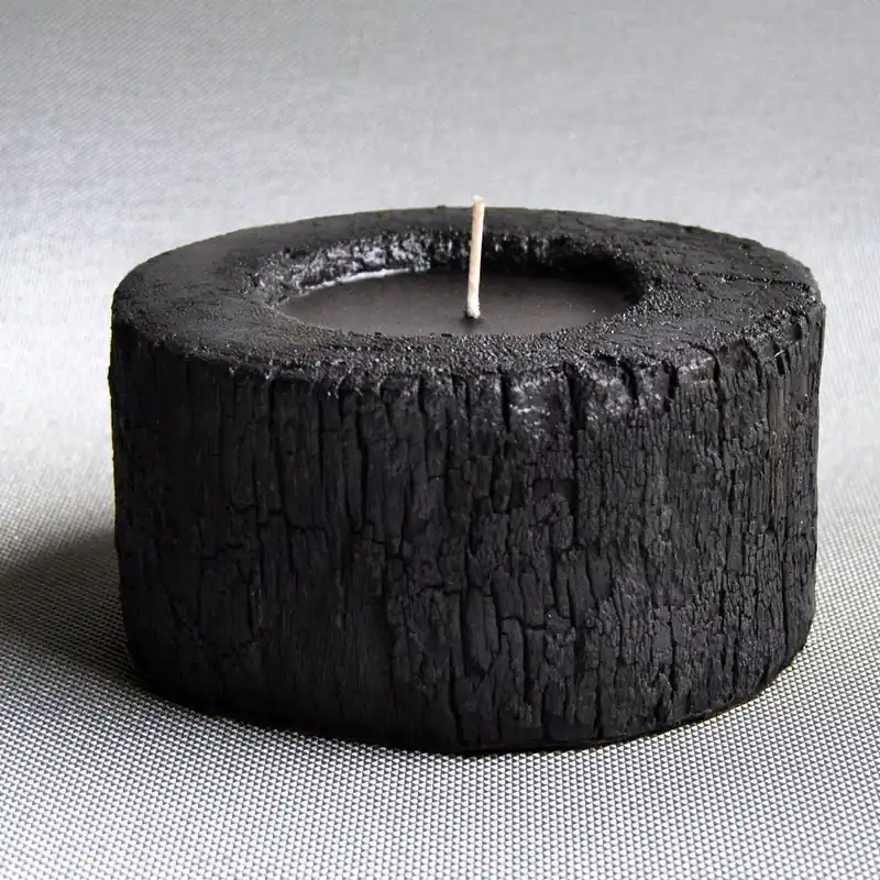 Cena promocyjna Palmowa świeczka Legno Dark o zapachu lilii wodnej, 40 godz. Bonami