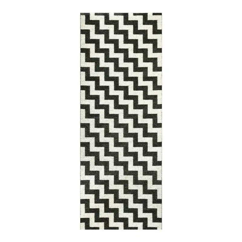 Winylowy dywan ZigZag Black Bonami Promocja