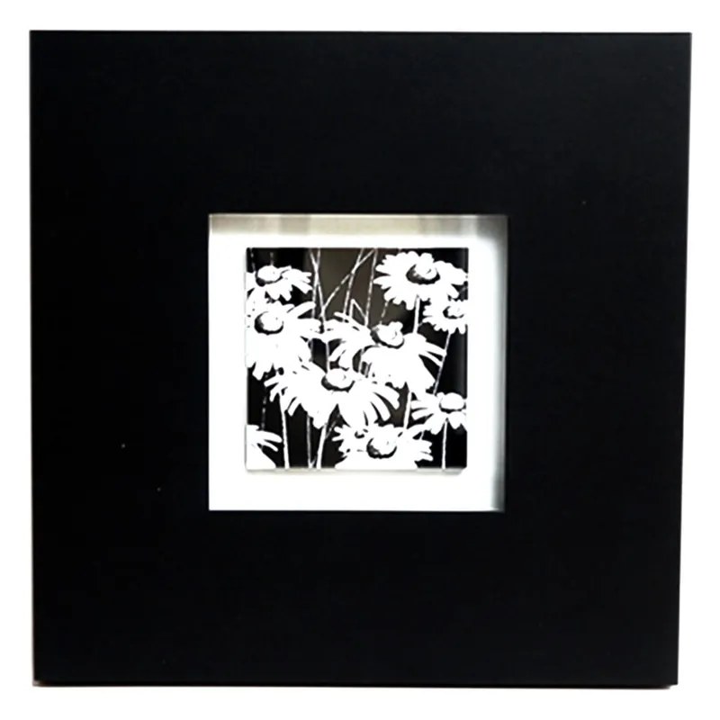 Cena promocyjna Obraz na drewnie White and Black Flower, 35x35 cm Bonami