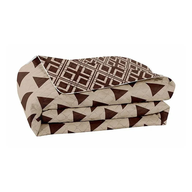 Brązowo-beżowa narzuta dwustronna z mikrowłókna DecoKing Hypnosis Triangles, 220x240 cm Bonami Oferta limitowana