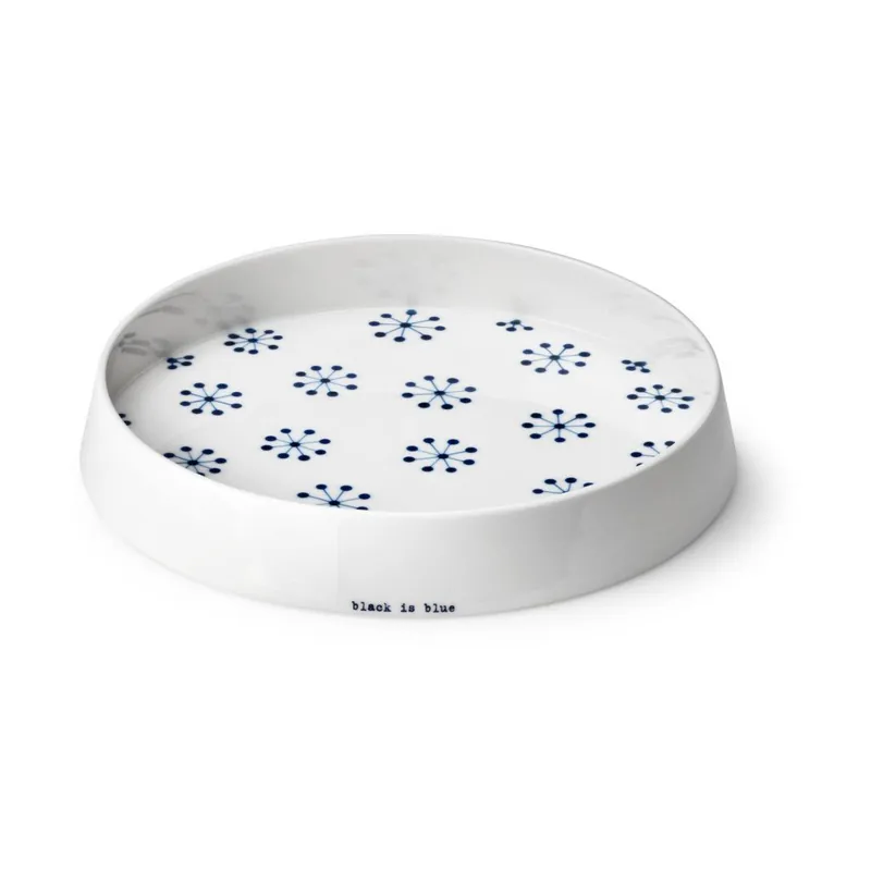 Porcelanowa taca ręcznie malowana Anne Black Is Blue, ⌀ 24,5 cm Bonami Kup online