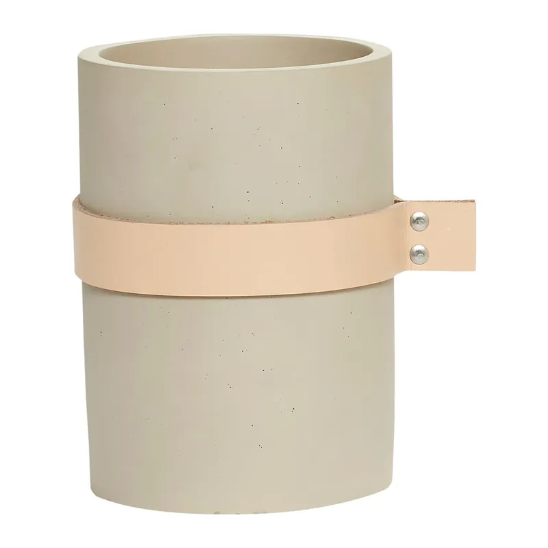 Oferta czasowa Wazon betonowy ze skórzanym paskiem Hübsch Sigurd, wys. 16 cm Bonami