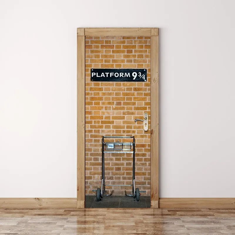 Bezpieczne zakupy Tapeta na drzwi WALPLUS Kings Cross, 88x200 cm Bonami