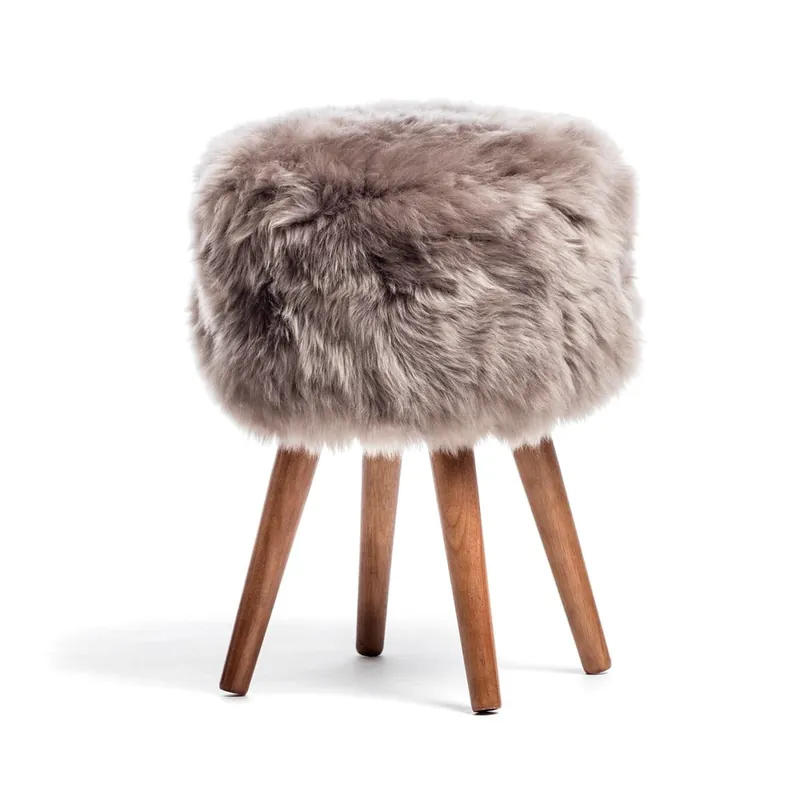 Zamów teraz Stołek z brązowym siedziskiem z owczej skóry Royal Dream, ⌀ 30 cm Bonami