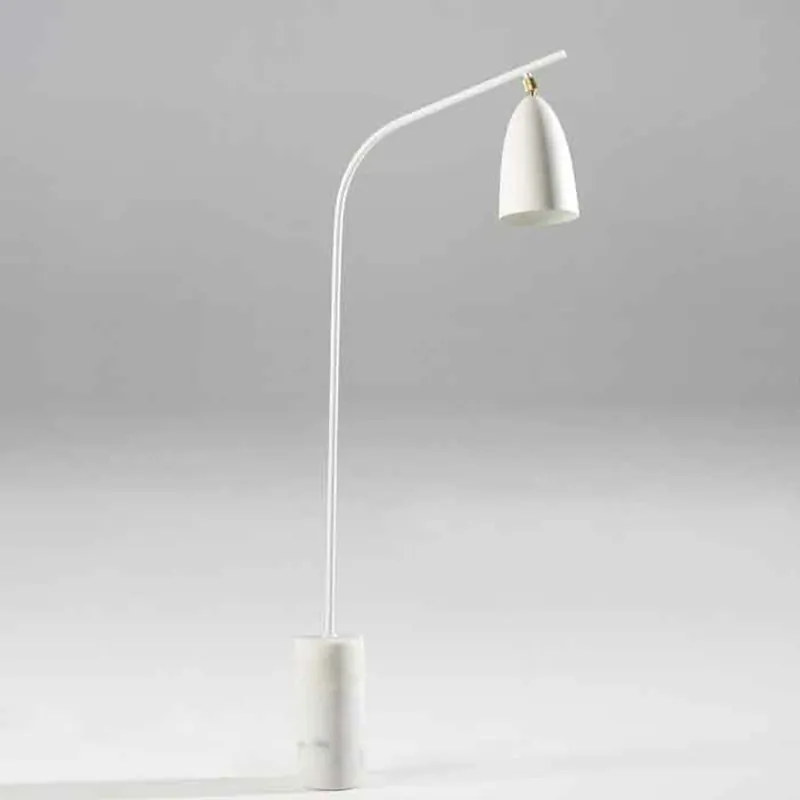 Biała lampa wolno stojąca z metalu i marmuru Thai Natura Bonami Ostatnie sztuki